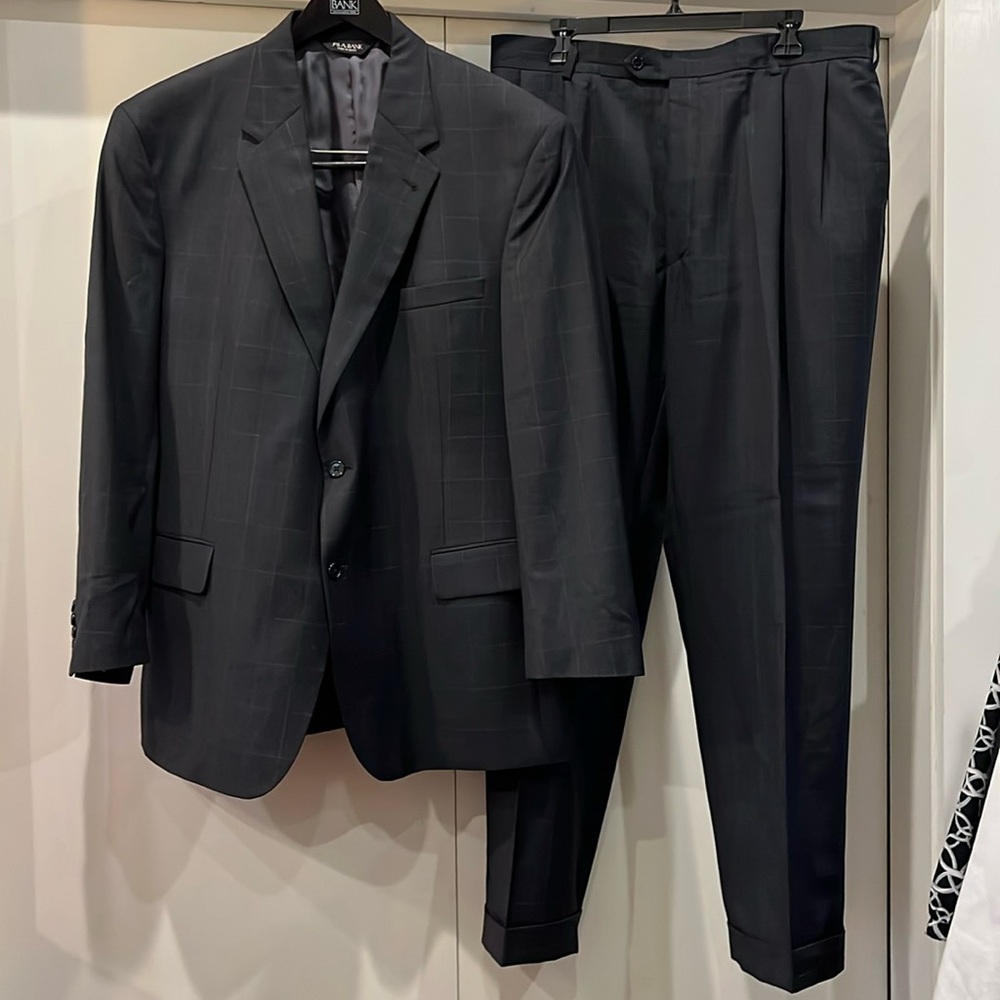Jos‎ A Bank Signature Charcoal windowpane check Wool 2 Piece Suit 46R Pleat Cuff